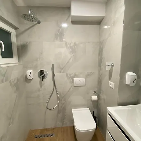 Tirana Apartment 아파트 티라나