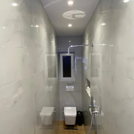 아파트 Tirana Apartment