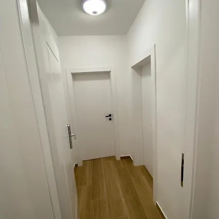 Tirana Apartment 아파트 티라나